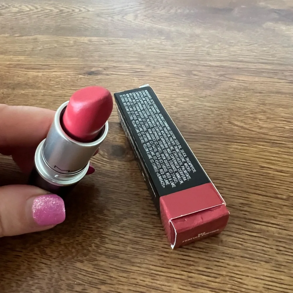 Mac Cosmetics BNIB matte lipstick Forever Curious #668